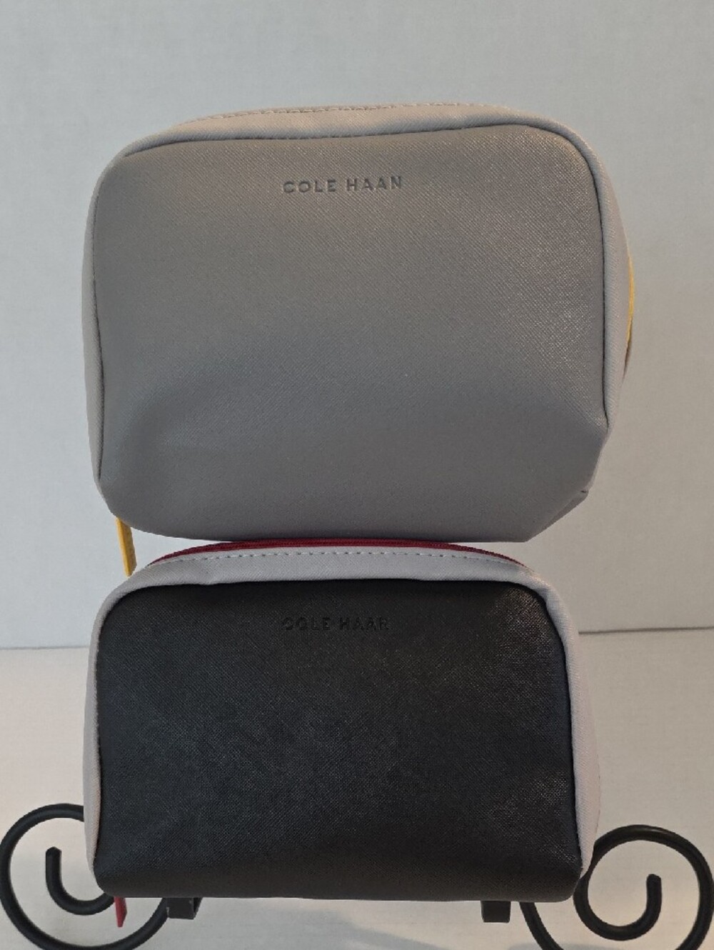 Cole Haan American Airlines Black Gray Zip Cosmetics Travel Accessories Set